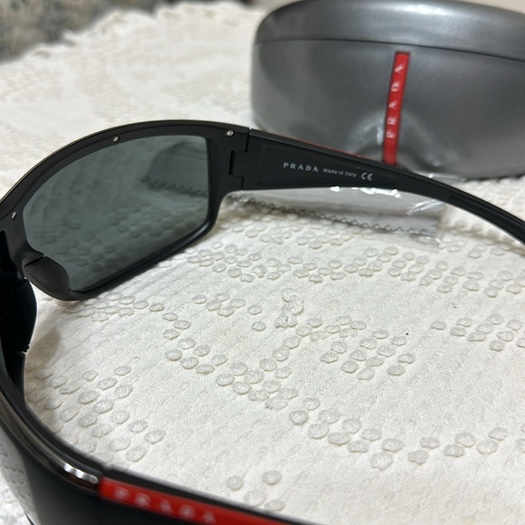 🕶️ PRADA sport sunglasses grey lenses with case - Picture 5 of 5